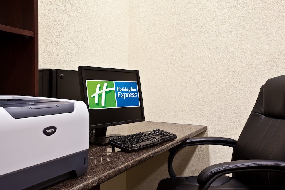 Holiday Inn Express Hotel And Suites Chicago Arpt Area West Ohare 43/46