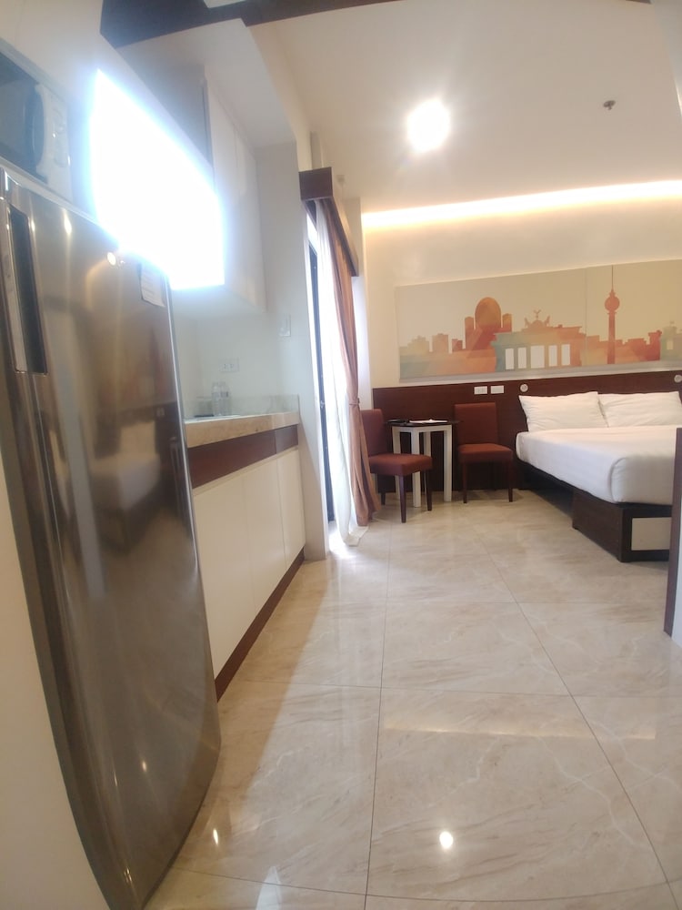 Bed+Bath Serviced Suites 7/66