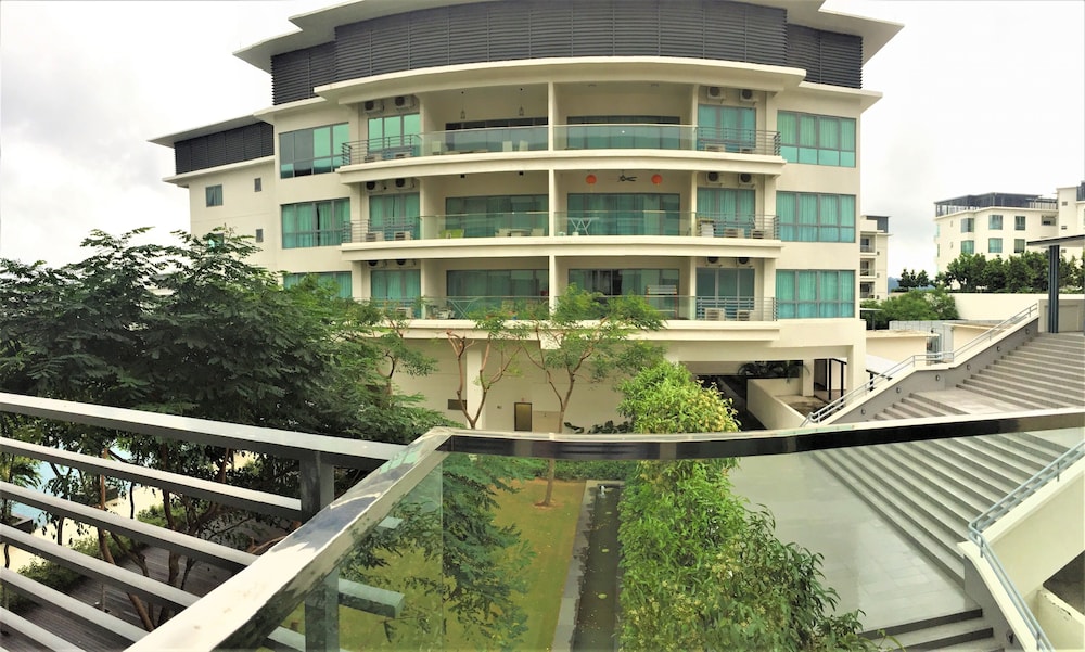 Borneo Coastal Residence @ Imago Mall 2/49