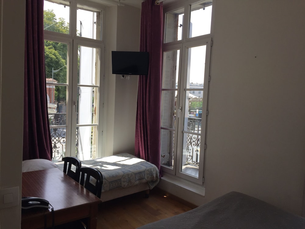 HOTEL BELLE FONTAINEBLEAU 41/56
