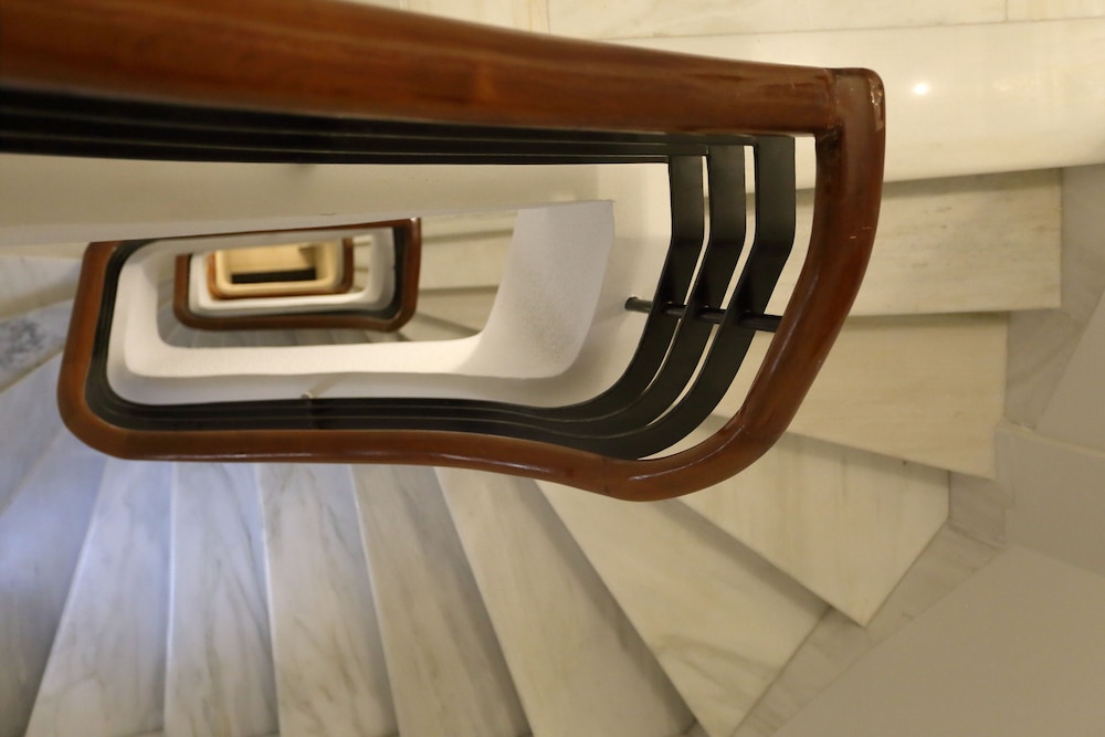 V1935 Luxurious Apartments 28/49