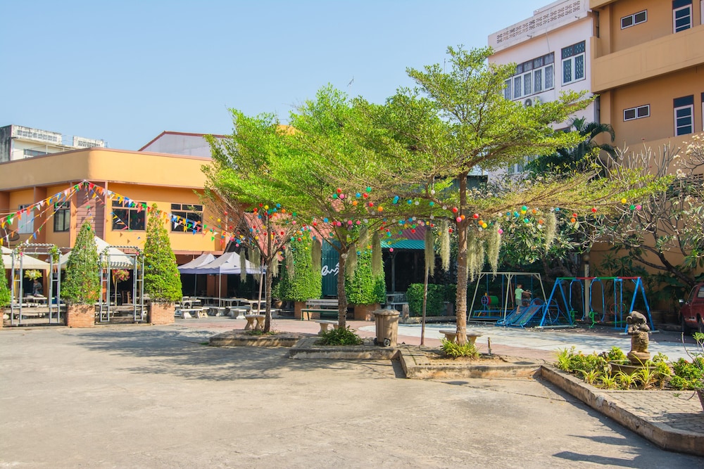 OYO 534 Phasuk Hotel 59/64