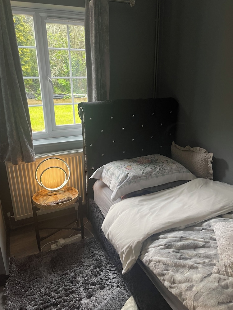 Da Vinci Guest House Gatwick 11/56