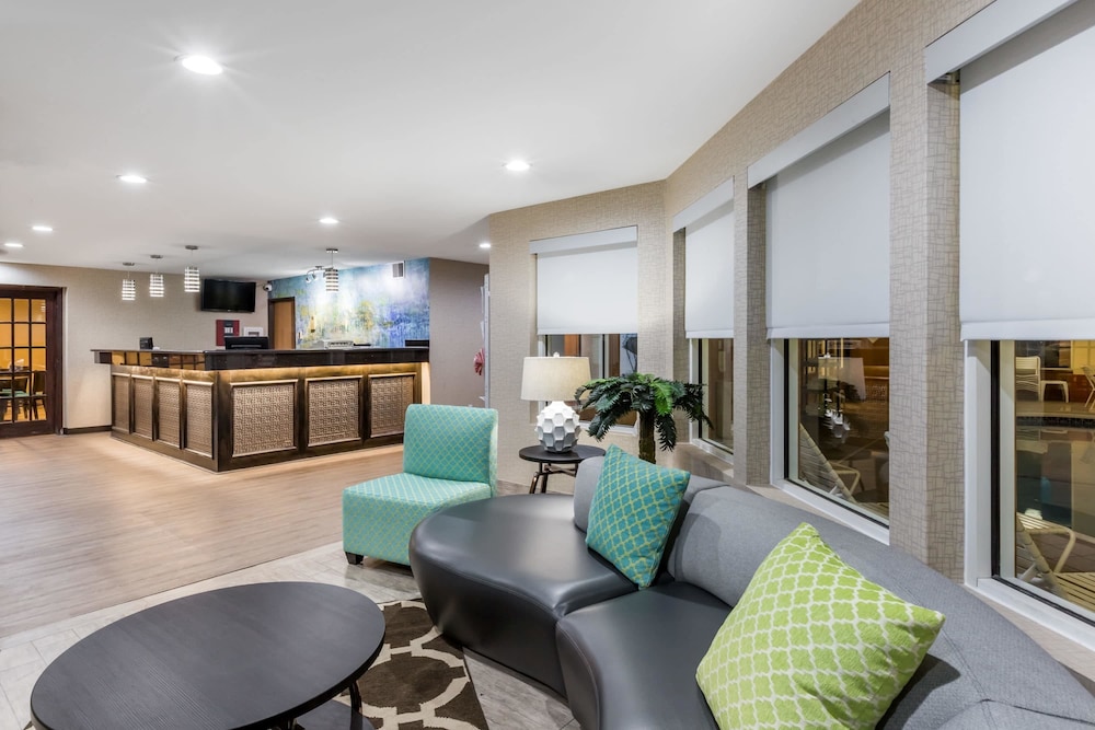 Baymont By Wyndham Pella 34/40