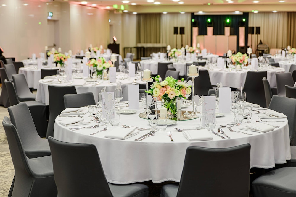 Courtyard By Marriott Warsaw Airport 42/62