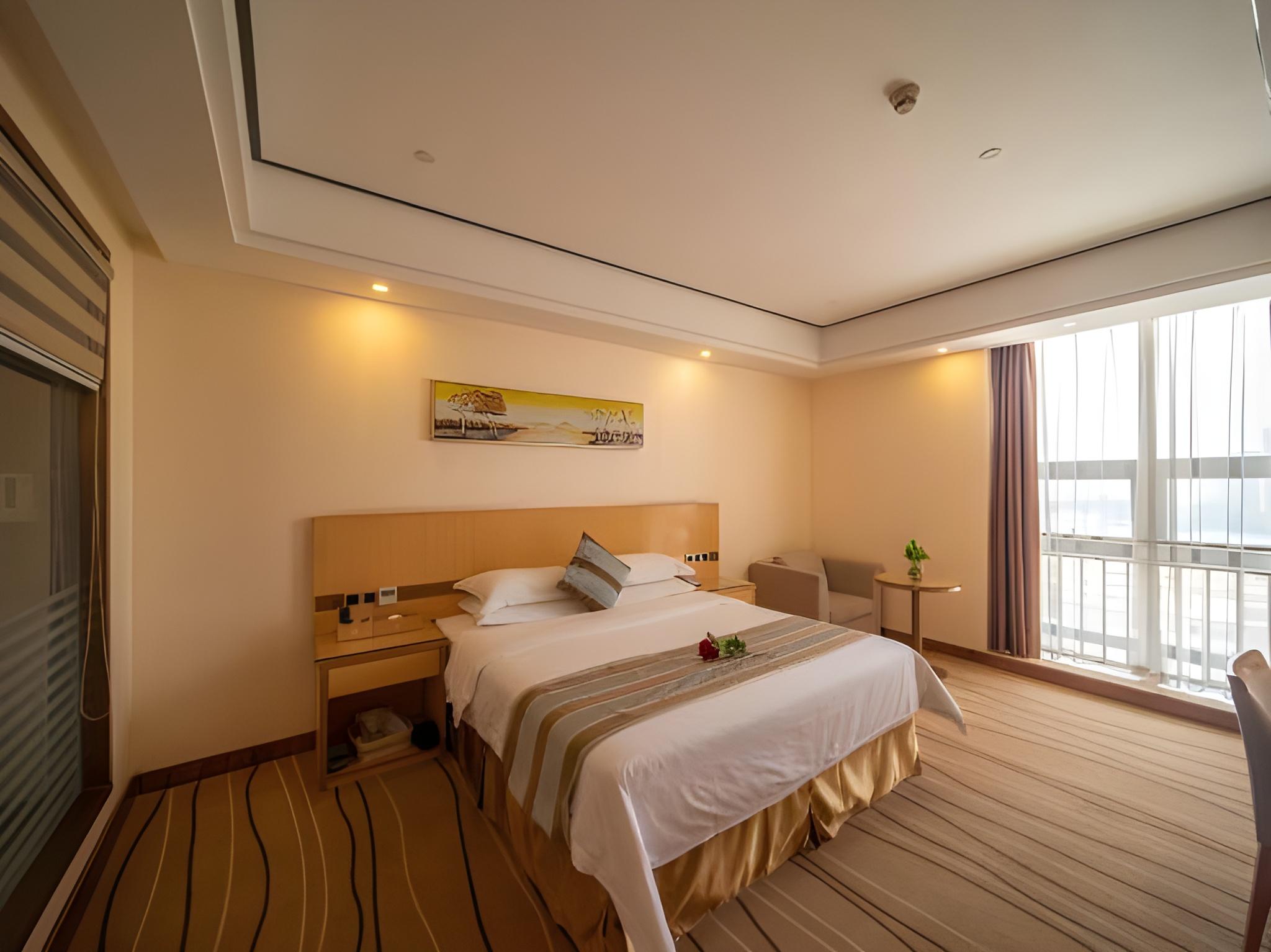 BUSINESS, QUEEN BED