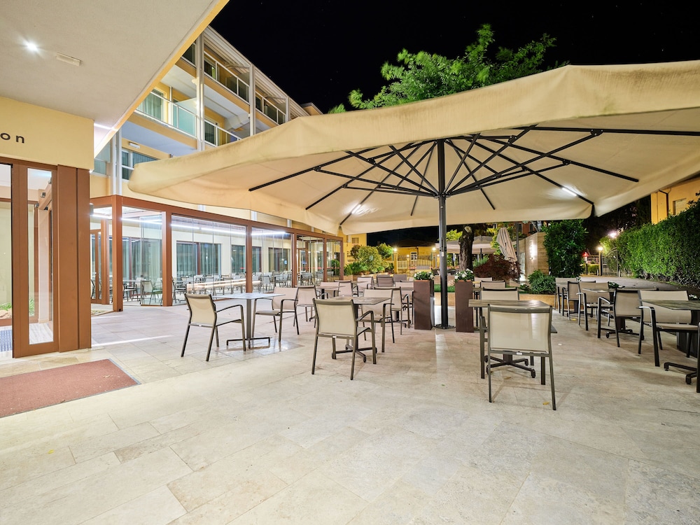 Hotel Bisesti 35/50