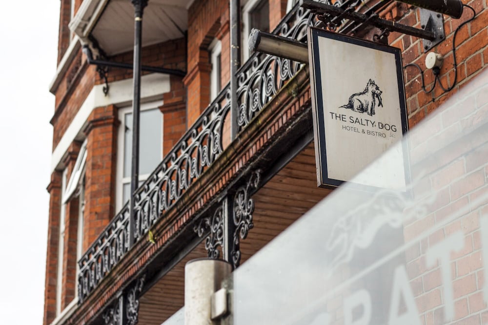 The Salty Dog Hotel & Bistro 5/71