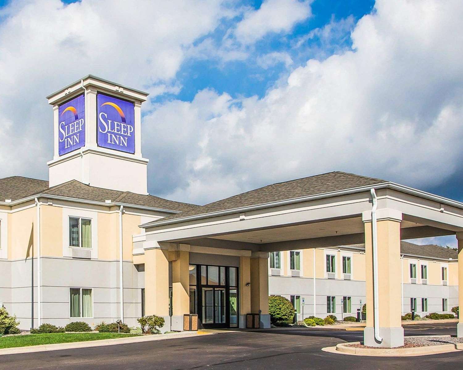 Sleep Inn & Suites Wisconsin Rapids, WI 2/35