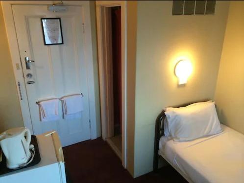 Room, Sea Front