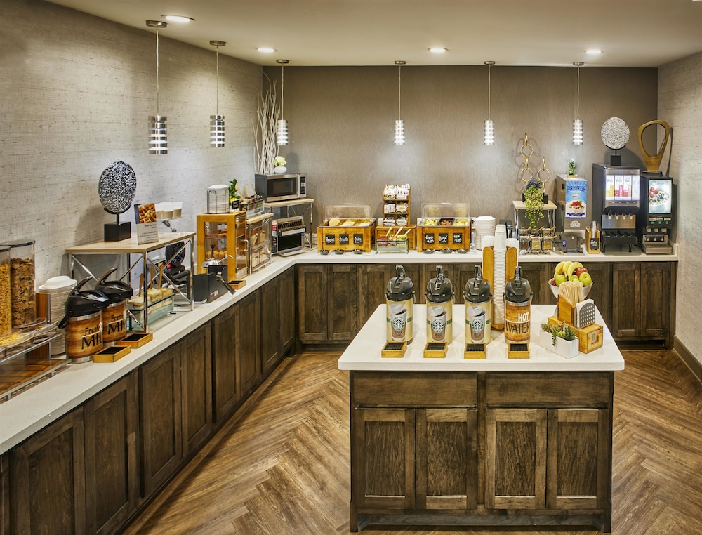 Best Western Plus Hotel Lewisville Flower Mound 31/40