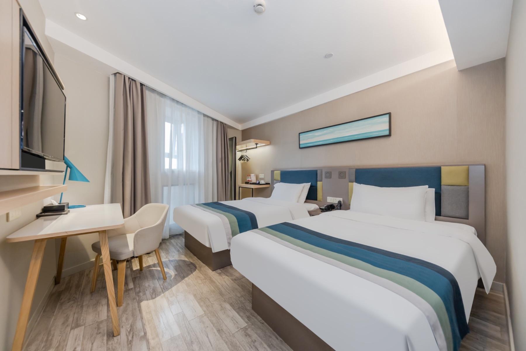 Home Inn Selected (South Square of Shanghai Railway Station) 44/63