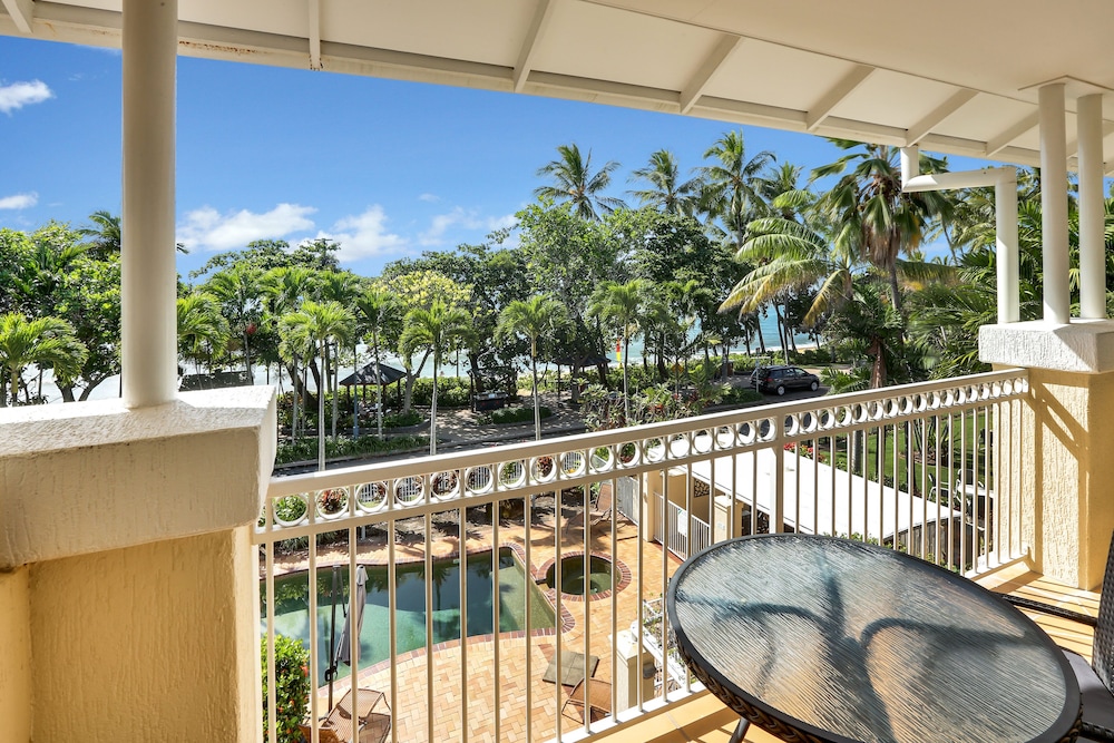 On the Beach Holiday Apartments 55/68