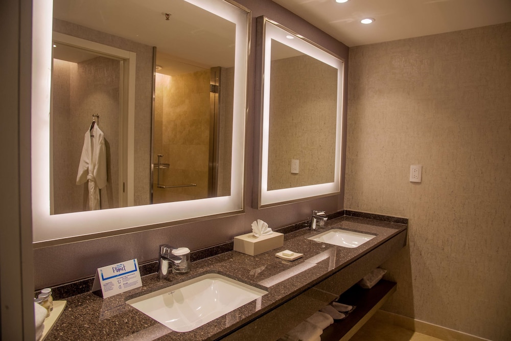 Hilton Pilar 25/80