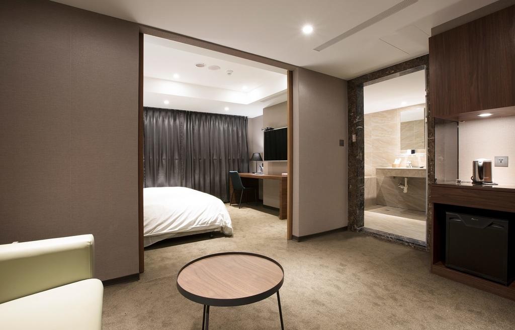 Deluxe, Double Bed