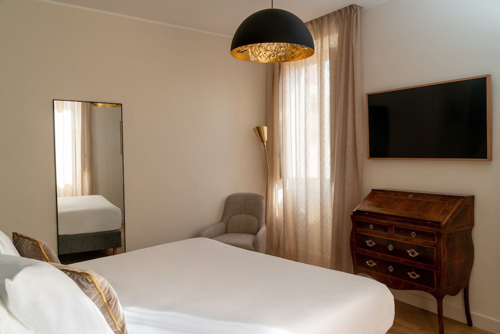 9 Hotel Cesari 34/85