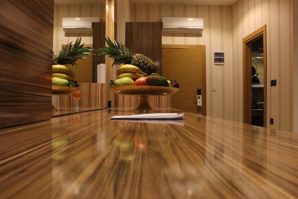 Neba Royal Hotel 25/50