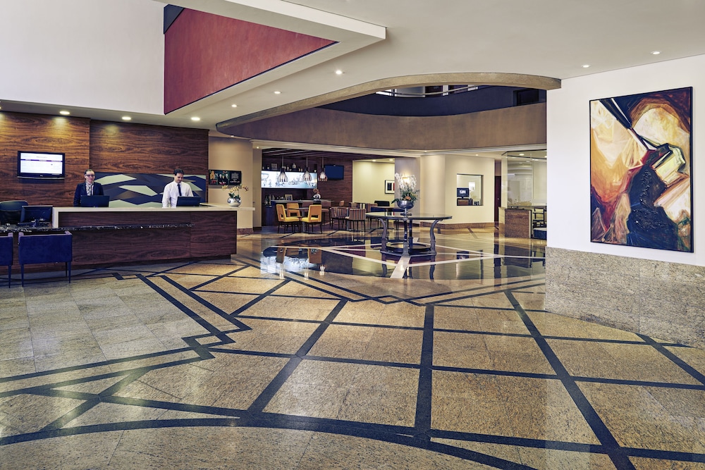 Mercure Curitiba Golden Hotel 6/79