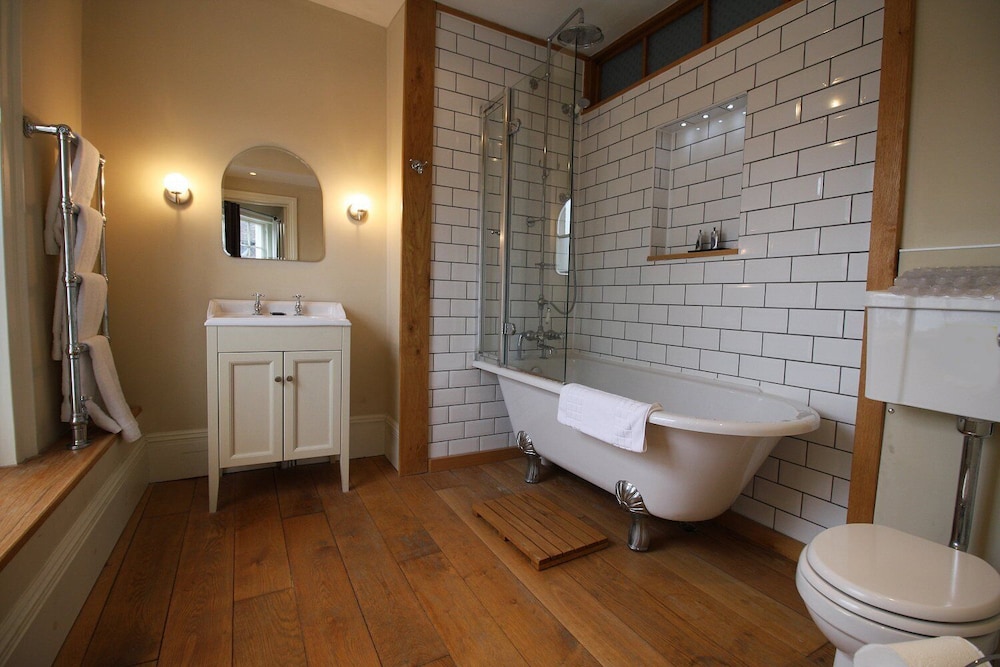 White Hart Hotel &amp; Restaurant 38/42