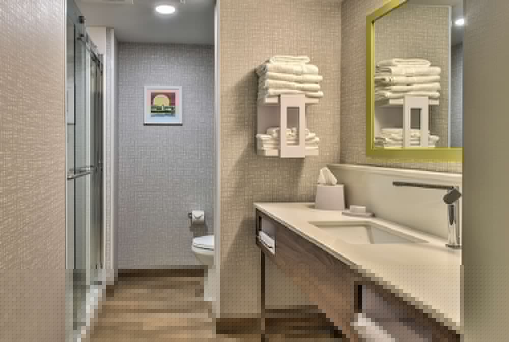 Hampton Inn and Suites Keene 15/47