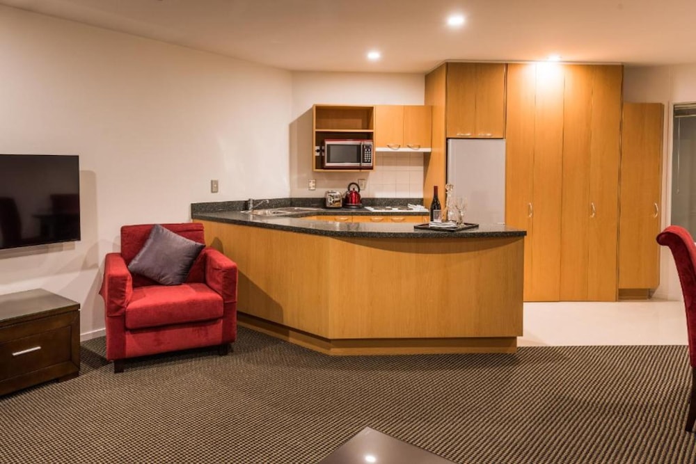 Fino Hotel And Suites 5/34