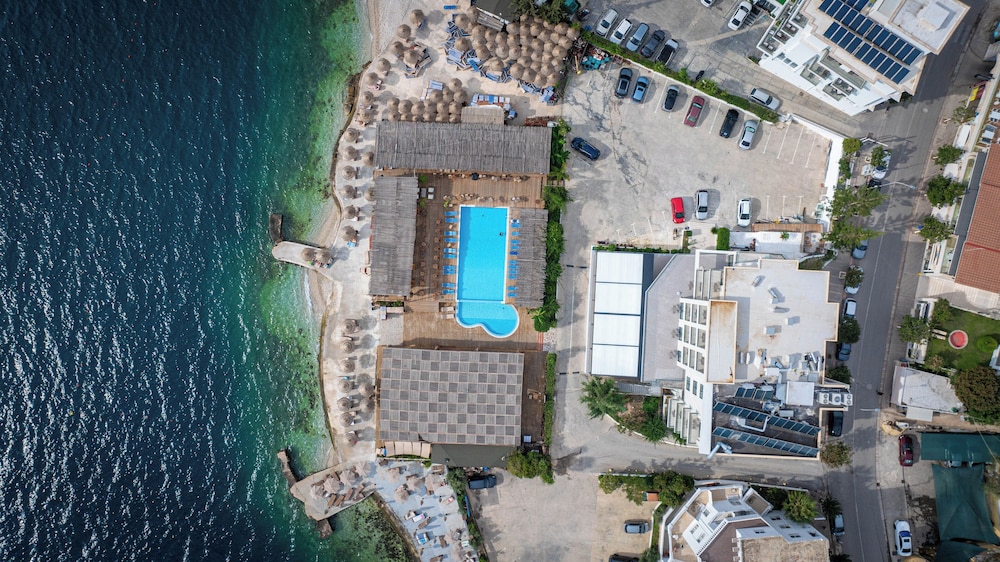 GRAND HOTEL SARANDA 47/50