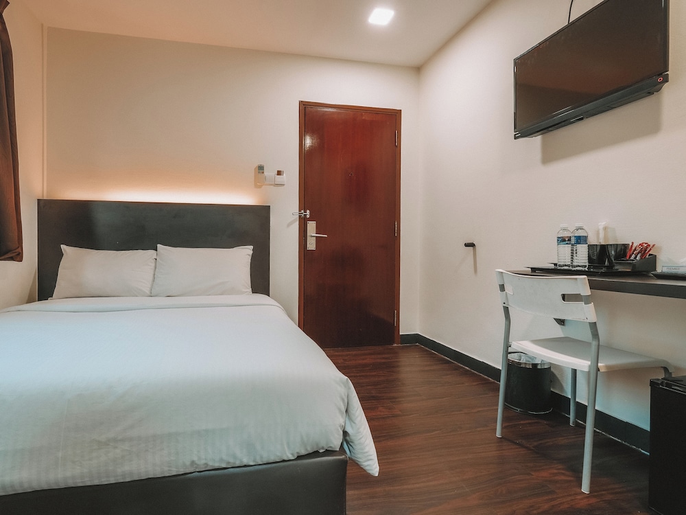DELUXE, DOUBLE BED