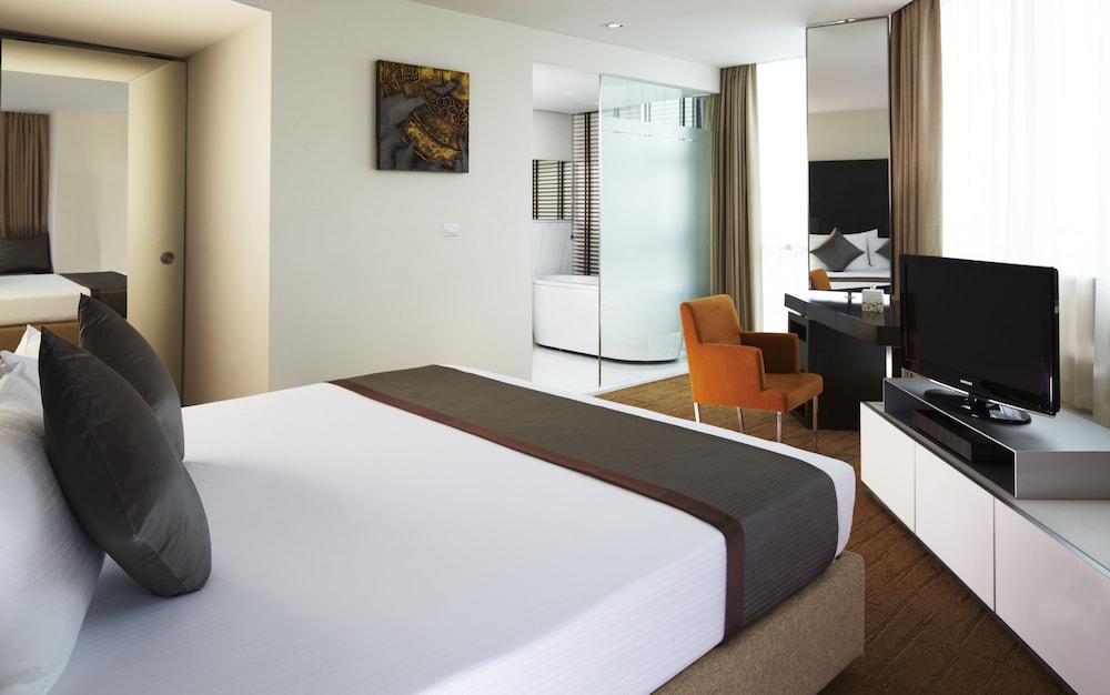 SKYLINE TWO BEDROOM SUITE