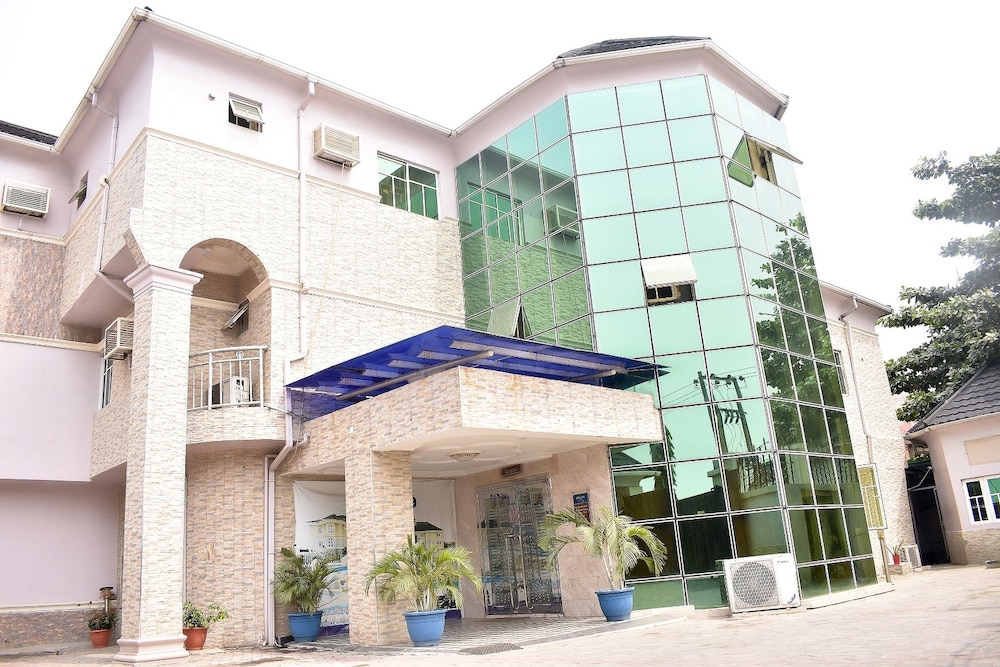 Dublina Suites 2/33