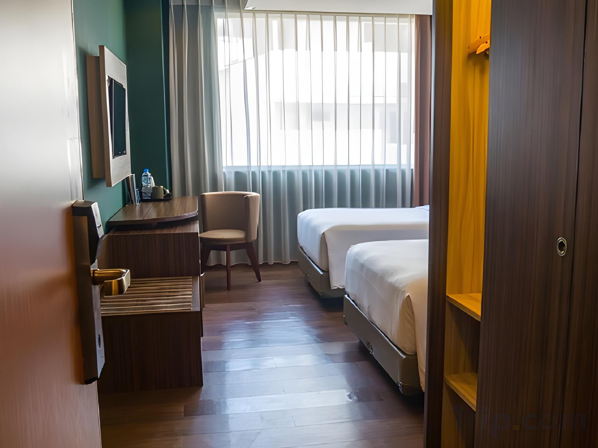 Smart, Superior, Twin Beds، Geary Hotel Bandung 2/2