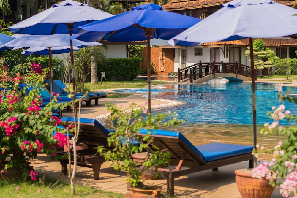 Coral Hotel Bangsaphan 7/62