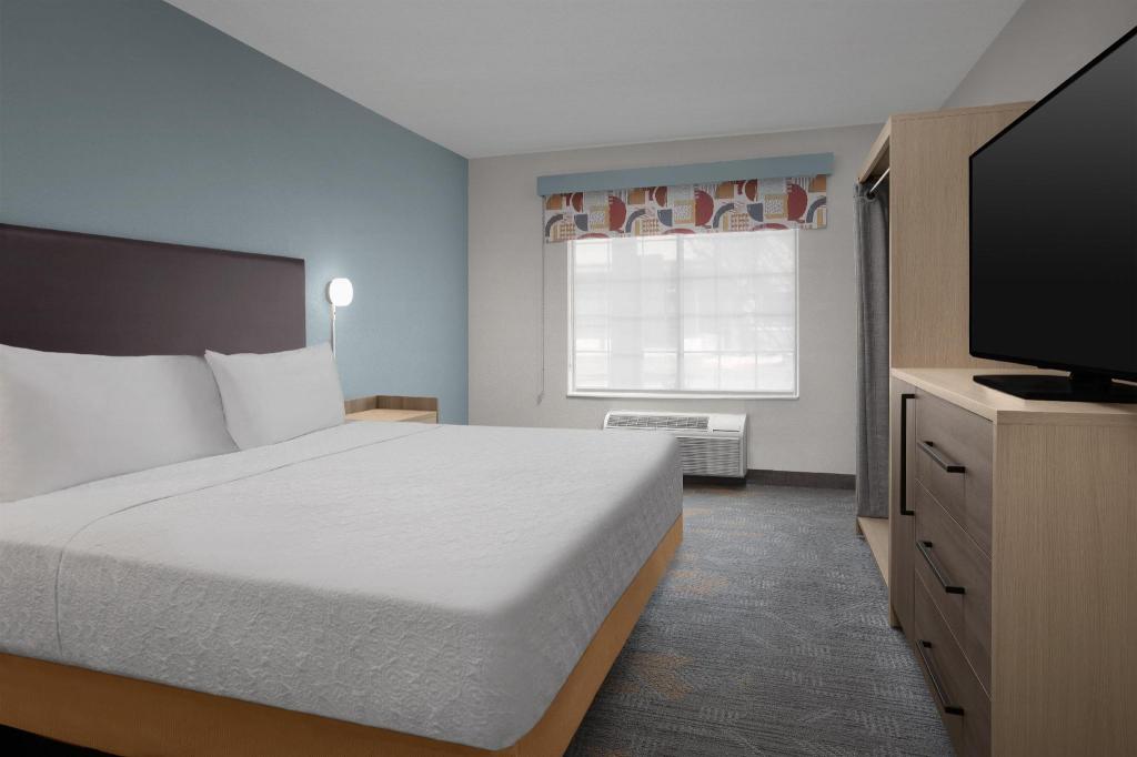 1 BEDROOM, SUITE, KING BED, ACCESSIBLE