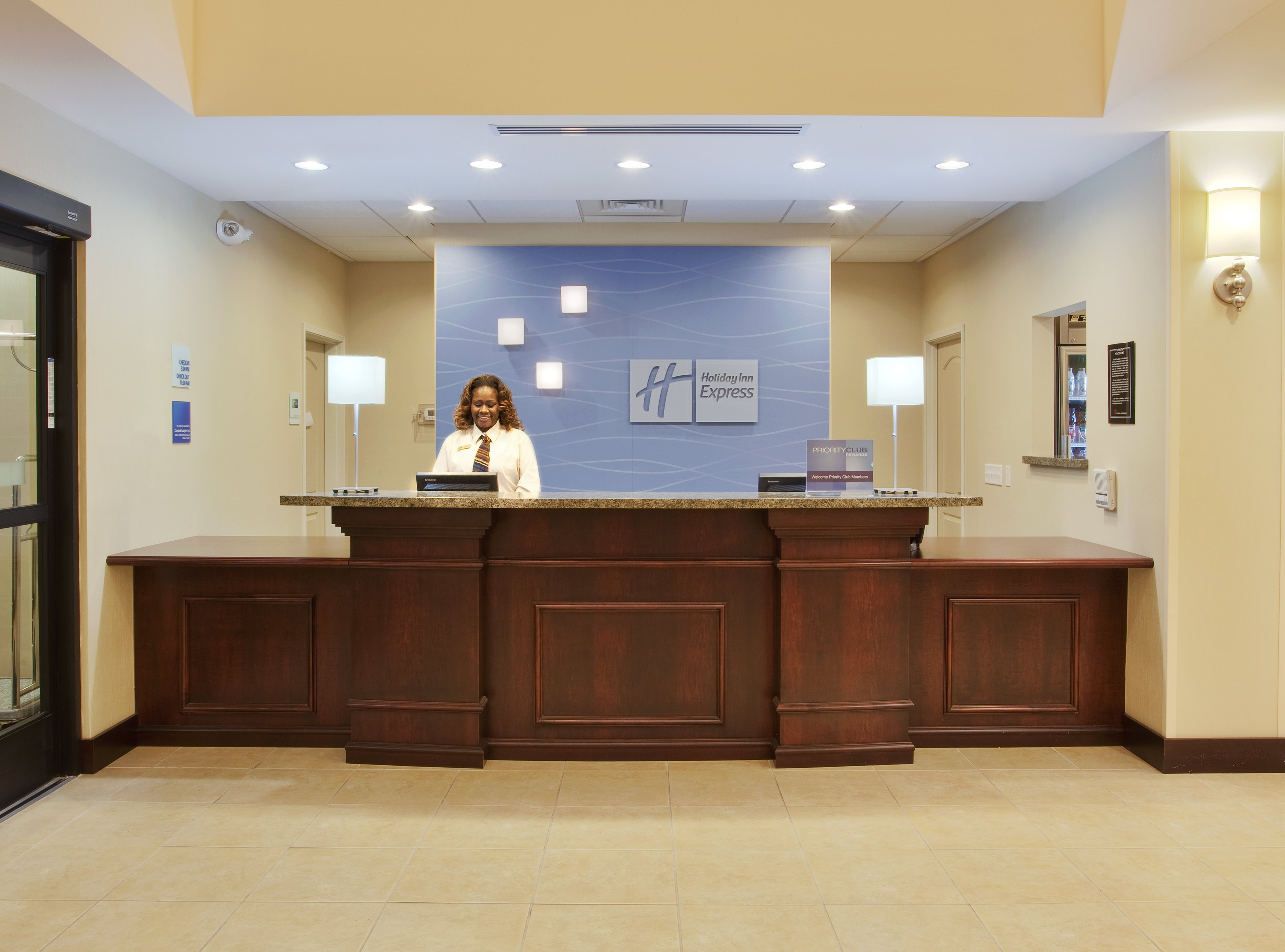 Holiday Inn Express Hotel And Suites Merced 7/52