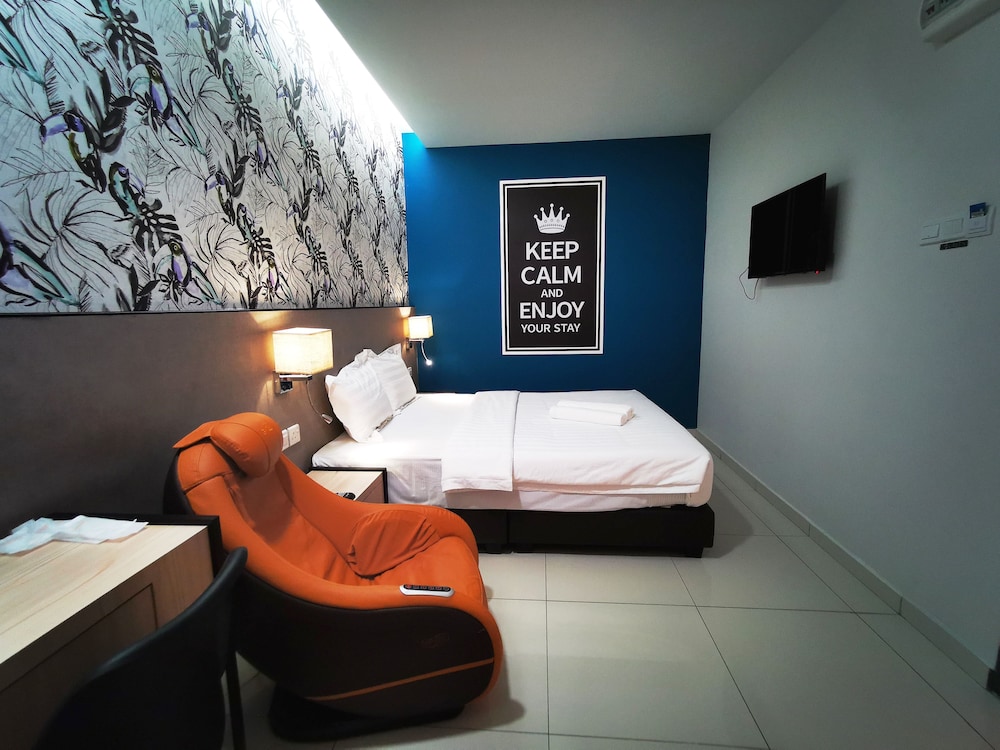 Sovotel Boutique Hotel @ Uptown 28 8/18