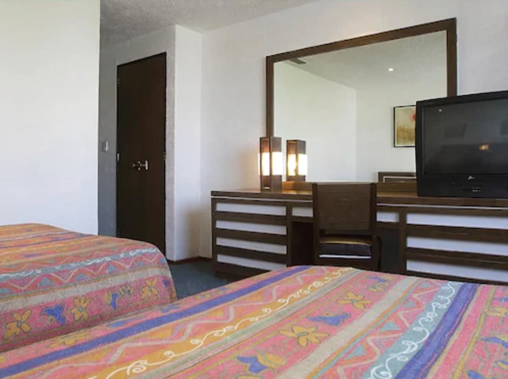 STANDARD, 2 DOUBLE BEDS
