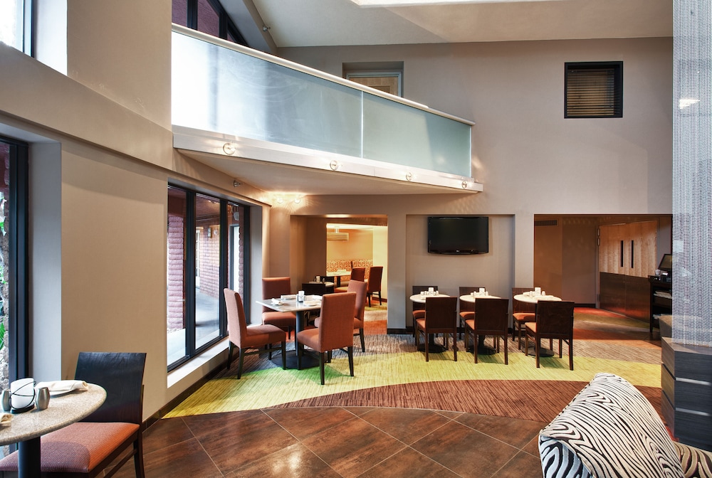 Holiday Inn Hotel And Suites Phoenix Airport North 58/86