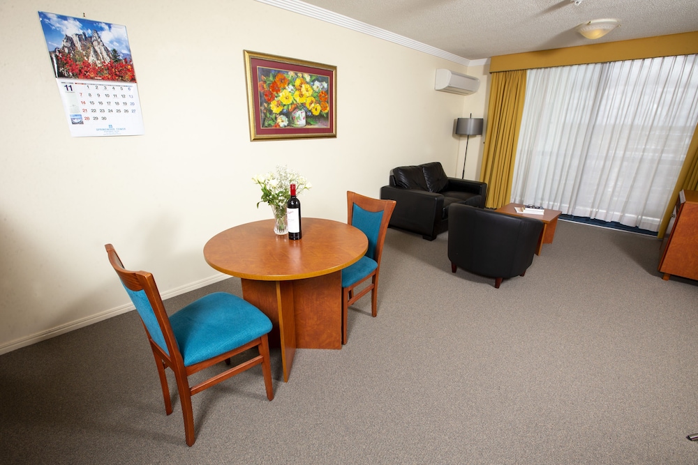 Springwood Tower Apartment Hotel 45/63