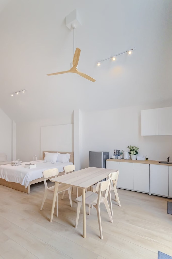 Nidhra Residence 35/50