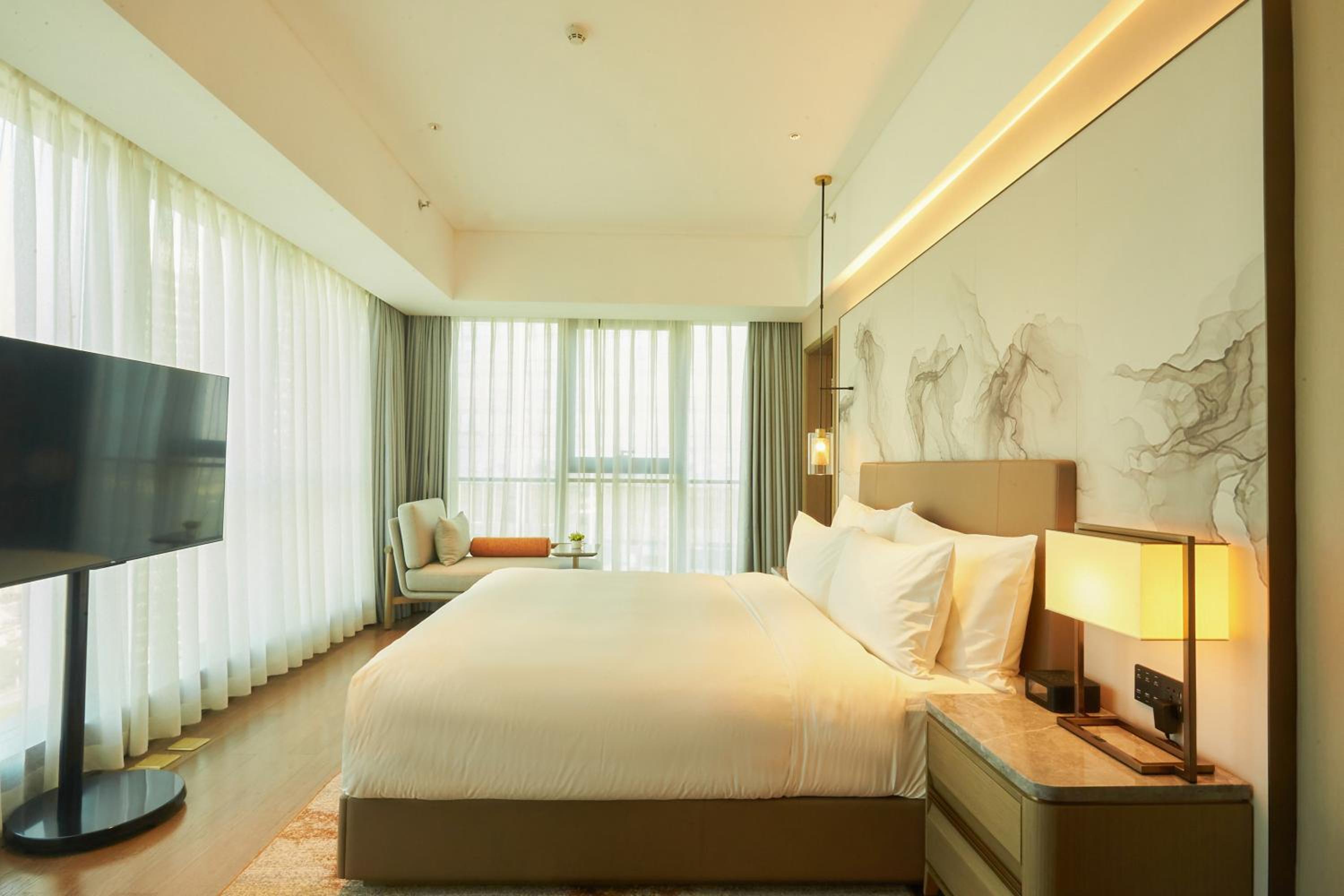 Deluxe Room with King Size Bed