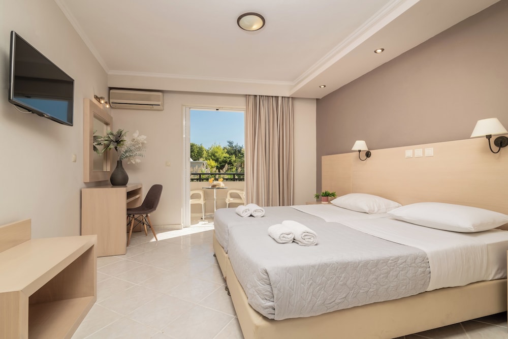 Karras Hotel 28/66