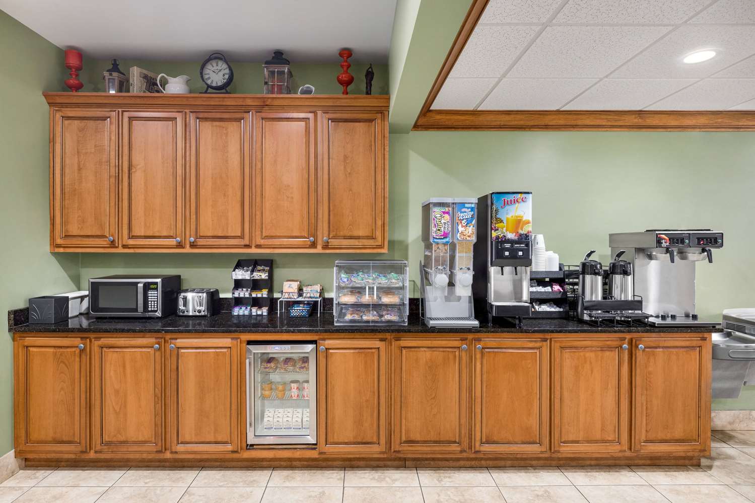 Microtel Inn & Suites by Wyndham Woodstock/Atlanta North 9/37