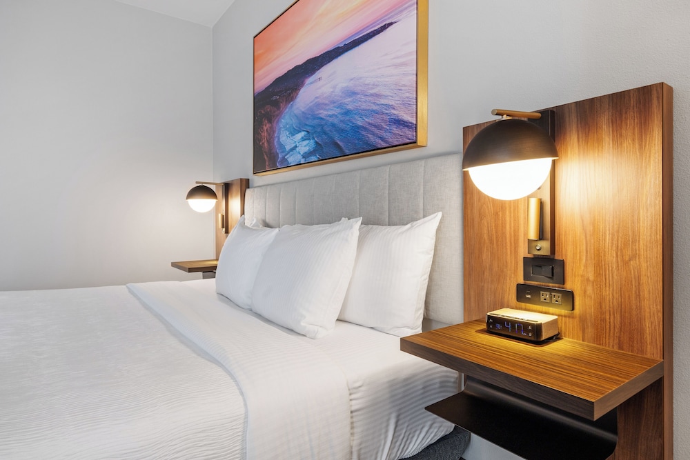 La Quinta Inn and Suites by Wyndham La Habra 28/60