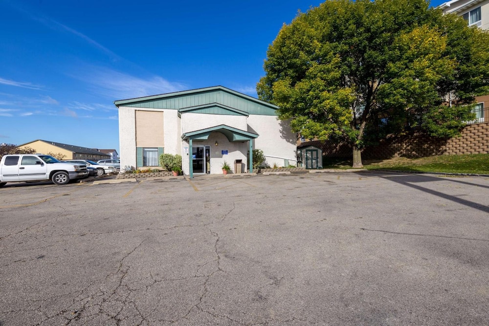 Motel6 Cedar Rapids, IA - Airport 50/57