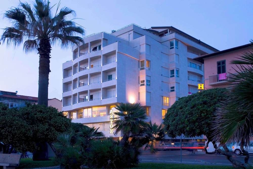 Sina Astor Hotel in VIAREGGIO