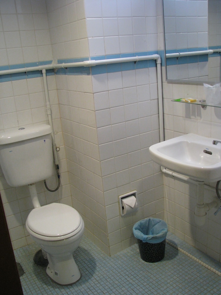 Mersing Merlin Inn 50/50
