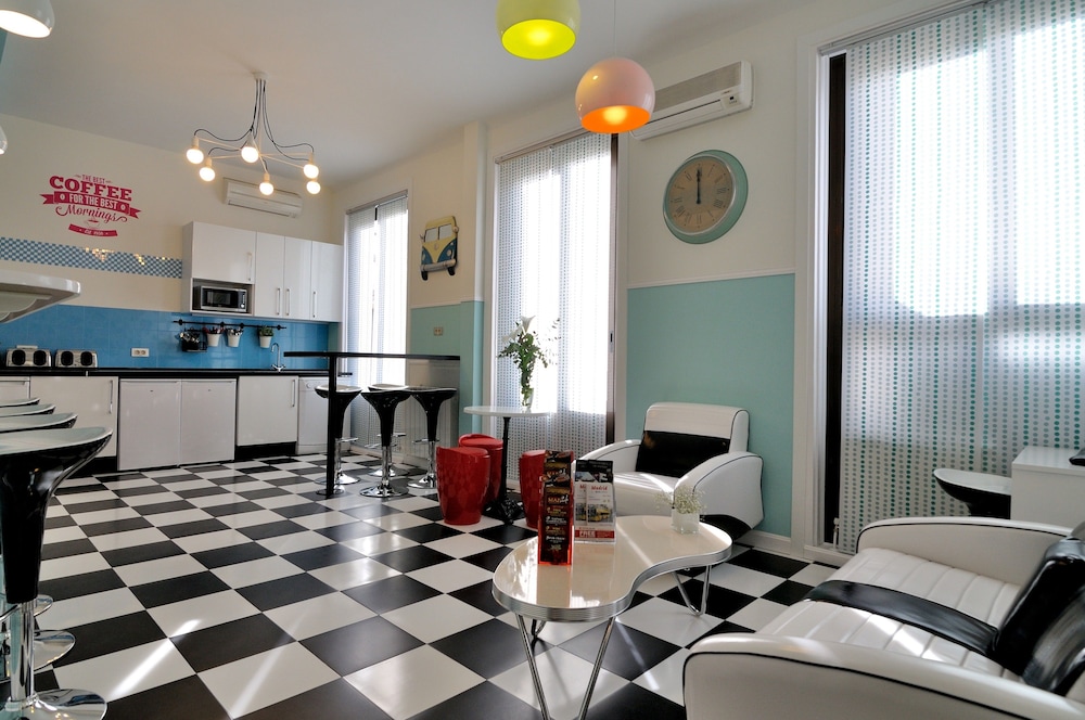 Hostal Far Home Plaza Mayor 3/25