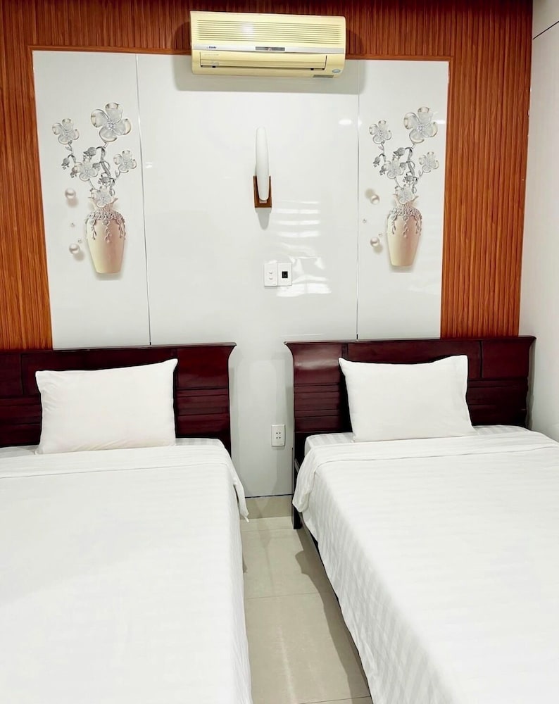 Stargazer Hotel 6/40