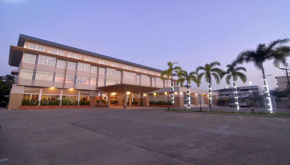 Chumphon Gardens Hotel 4/64