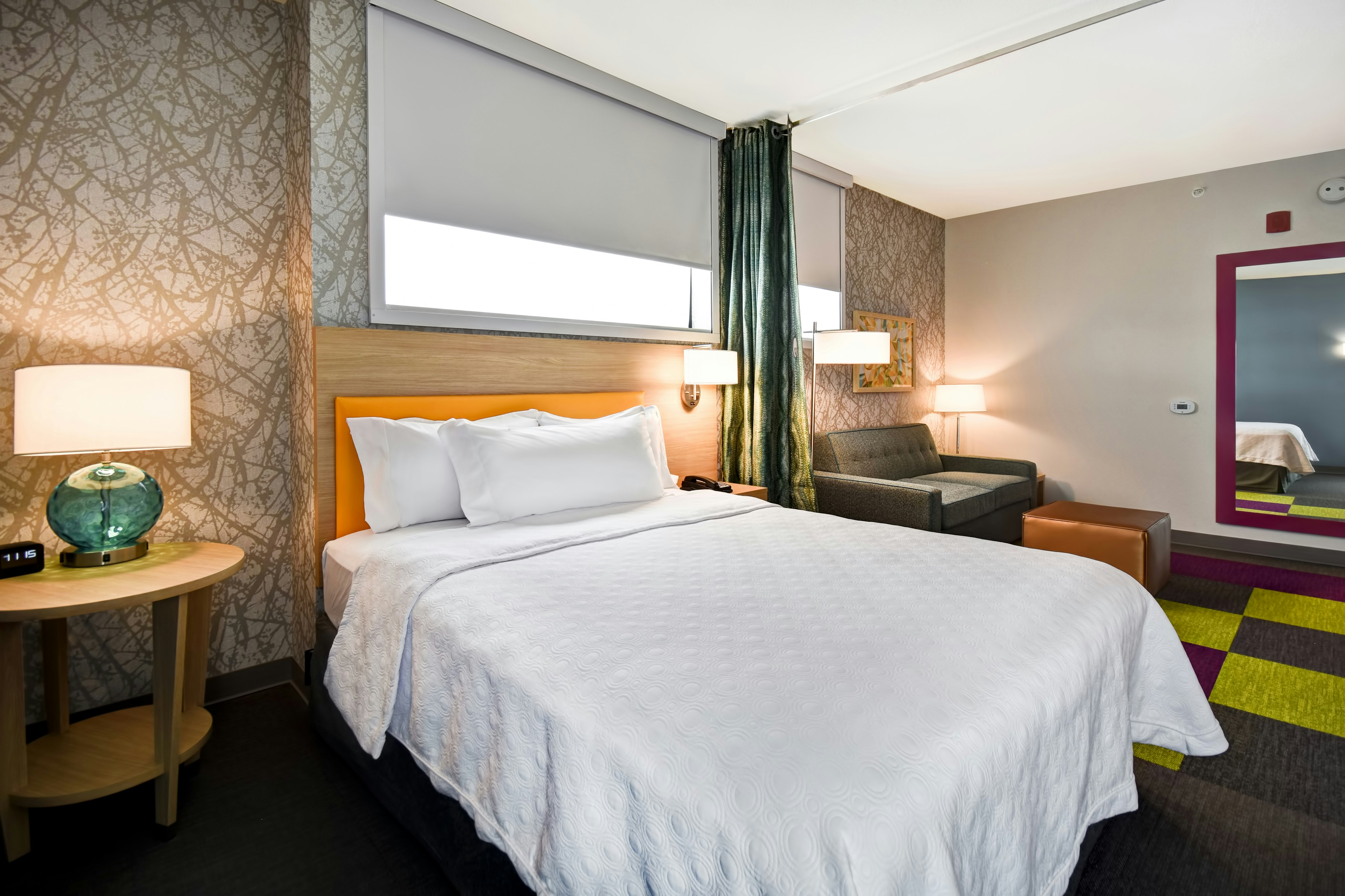 Suite, Queen Bed, Accessible
