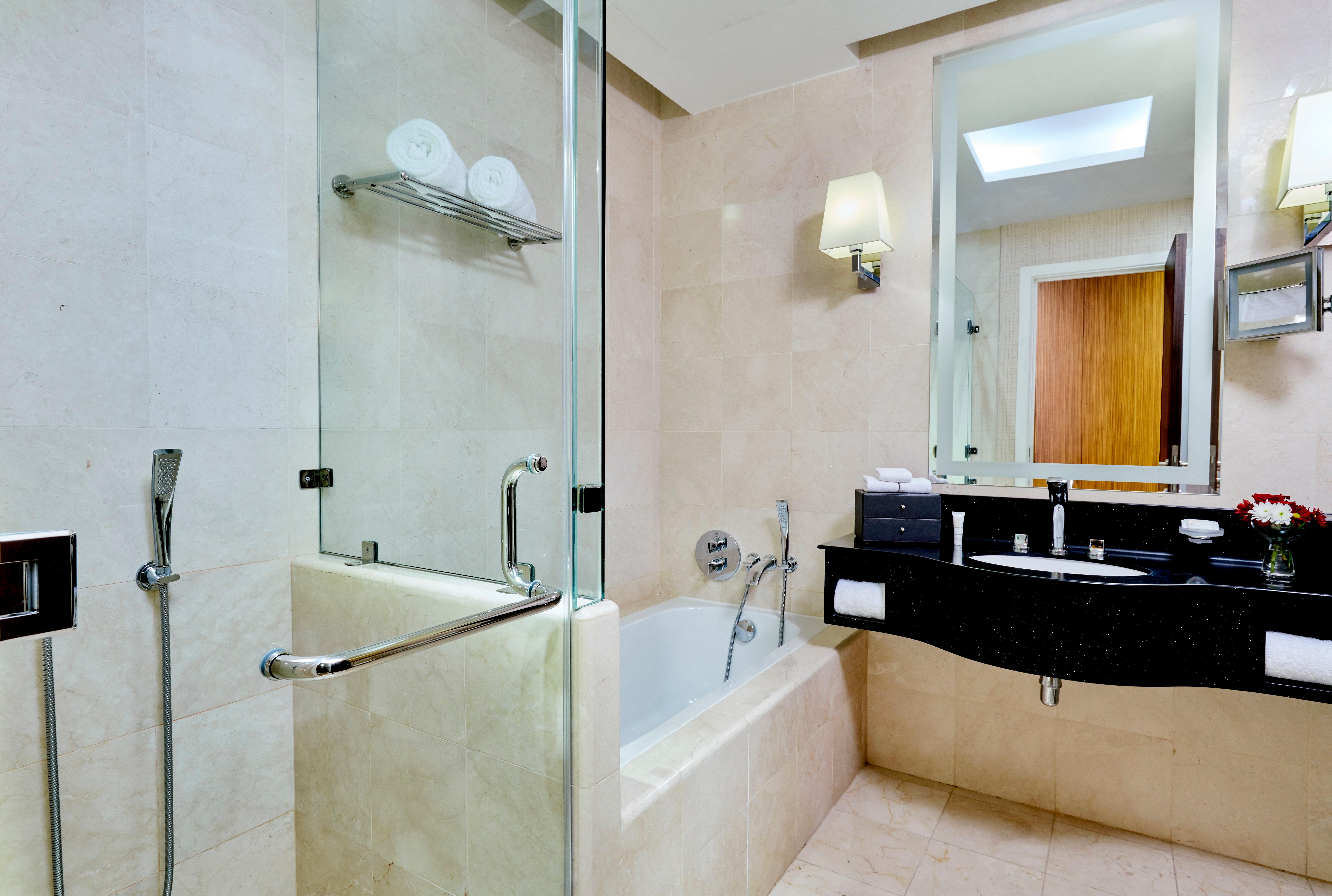 غرفة بسريرين منفصلين، Best Plaza West Bay Hotel 4/4